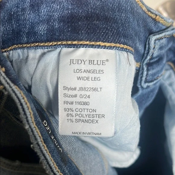Judy Blue Wide Leg Crop Jeans Light Wash Distressed Denim Size 24 - Picture 7 of 8